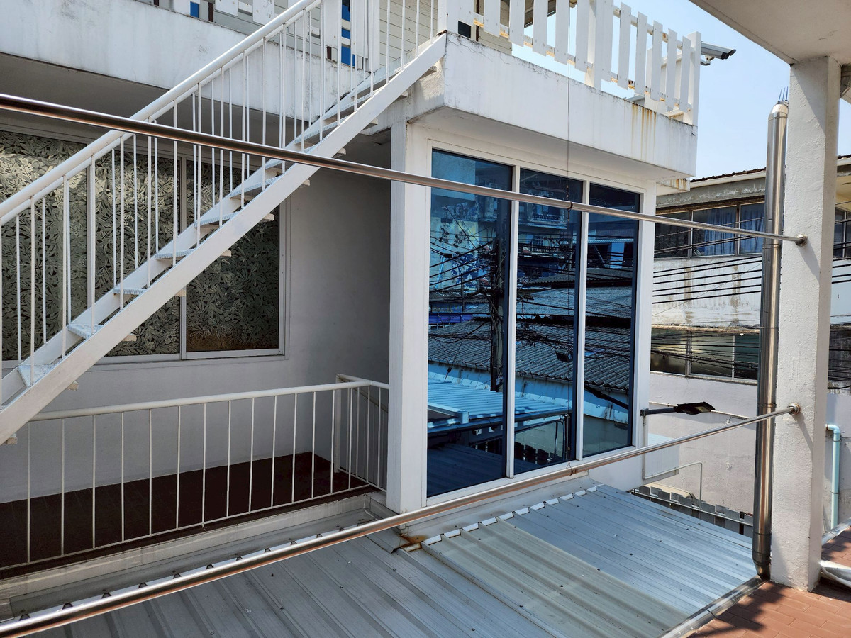 ขายบ้านนวมินทร์ รามอินทรา : ขายที่ดินพร้อมบ้านออฟฟิศ 378 ตร.วา แปลงมุม ติดรถไฟฟ้าสายสีชมพู สถานี กม.6 