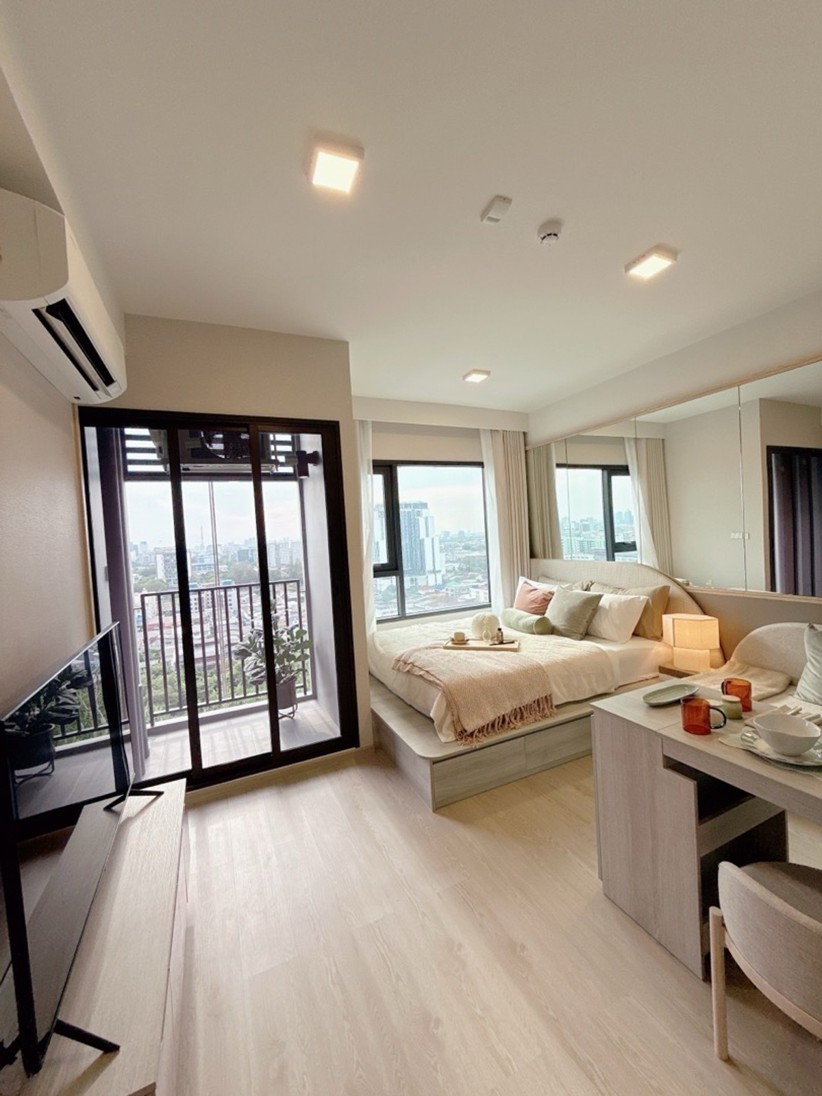 For SaleCondoKasetsart, Ratchayothin : 𝐂𝐎𝐁𝐄 Kaset Sripatum 𝐅𝐑𝐄𝐄 down payment 𝐎 baht, installments 𝟗,𝟓𝟎𝟎/month, new room from the project, best price.