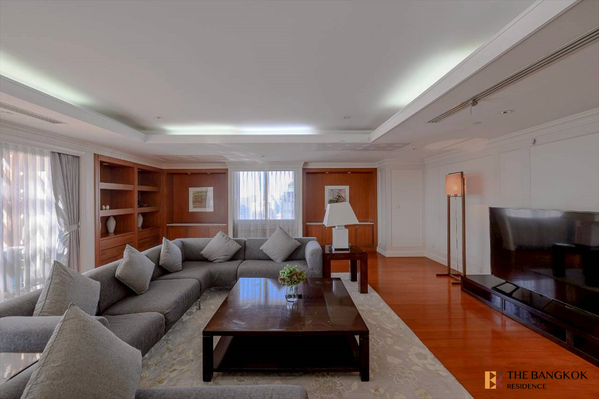 ขายคอนโดสุขุมวิท อโศก ทองหล่อ : ขายเพนท์เฮ้าส์หรู Las Colinas Condo ใกล้ BTS อโศก 5 ห้องนอน เพดานสูง โปร่งโล่ง