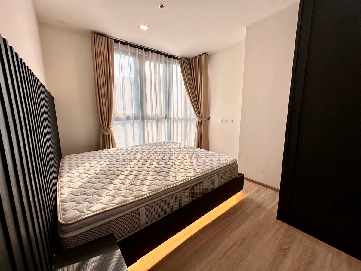 For RentCondoRama9, Petchburi, RCA : For rent: The Base Garden Rama9, corner room.