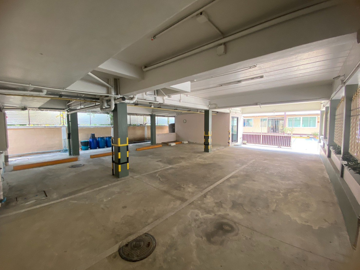 For RentOfficeVipawadee, Don Mueang, Lak Si : 🏬 Luxury Office Building for Rent 📐️Usable area 728 sqm. ✈️Close to Don Mueang International Airport 