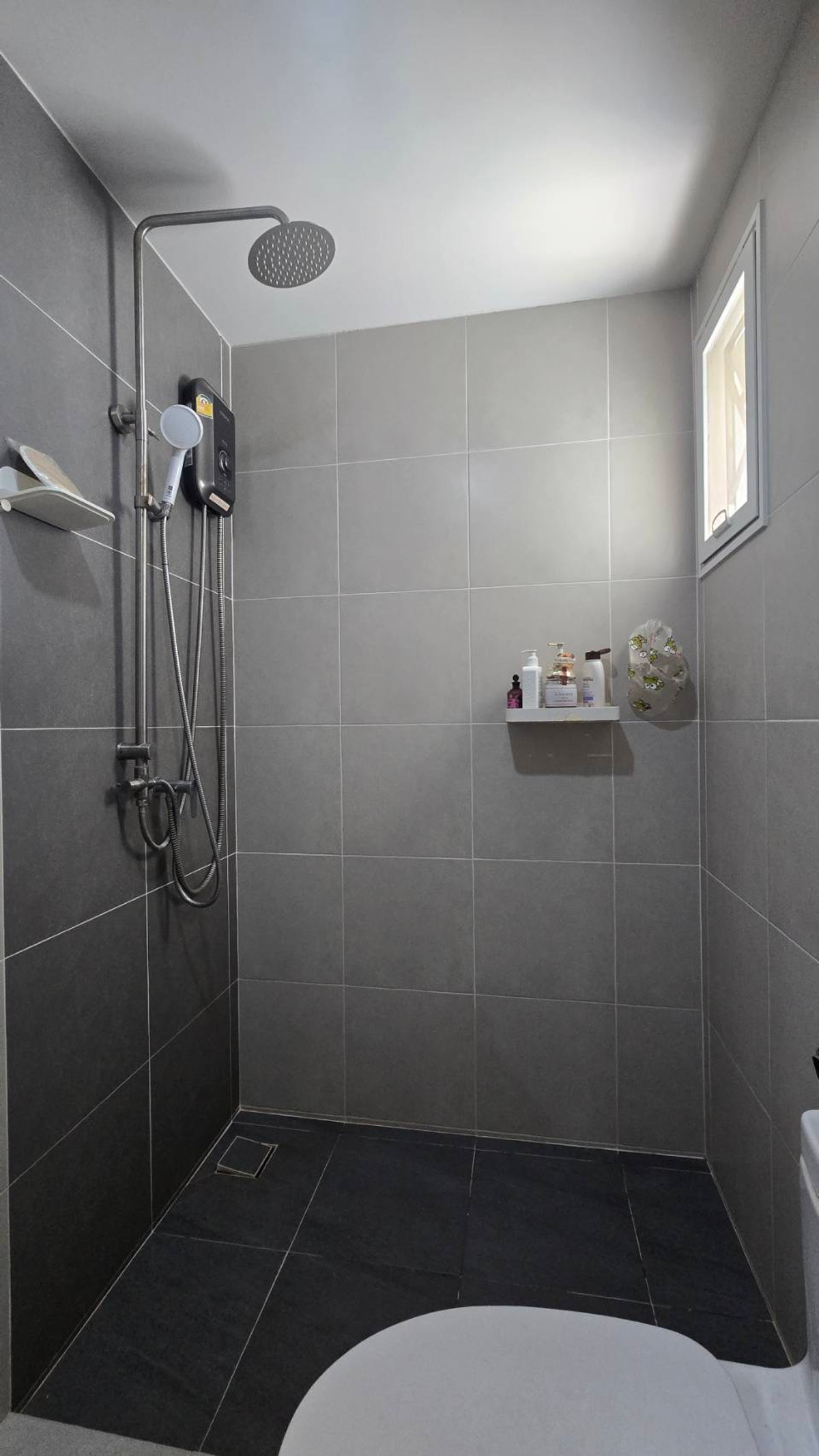 For SaleTownhomeSamut Prakan,Samrong : 2-story townhome for sale, corner unit | Lower than actual cost. Hurry before it sells out! Supalai Ville Bangna-Wongwaen Project (Supalai Ville Bangna-Wongwaen), Bang Phli, Samut Prakan. Corner house + area next to the house. Get the feel of a single hou