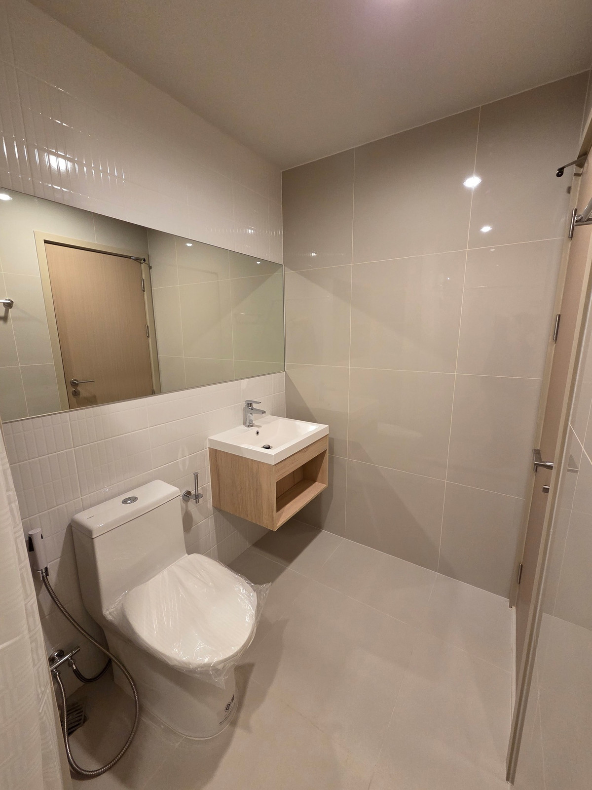 For RentCondoBangna, Bearing, Lasalle : 💥ST-7906💥Nue Mega Plus Bangna👉Line : @seecondo