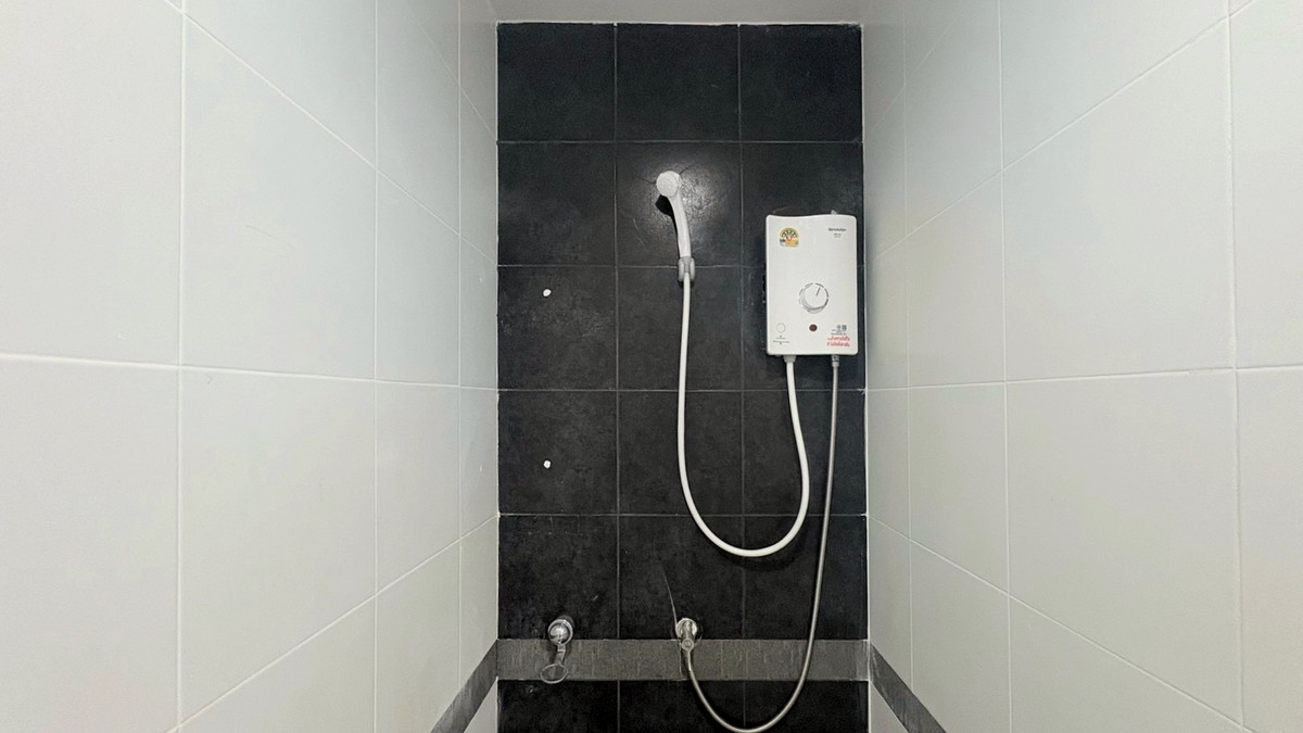 ขายคอนโดอ่อนนุช อุดมสุข : ✨คอนโดห้องสวย เดินทางสะดวก 🚅 ใกล้รถไฟฟ้า BTS และ MRT 📌โครงการ A space สุขุมวิท77📌