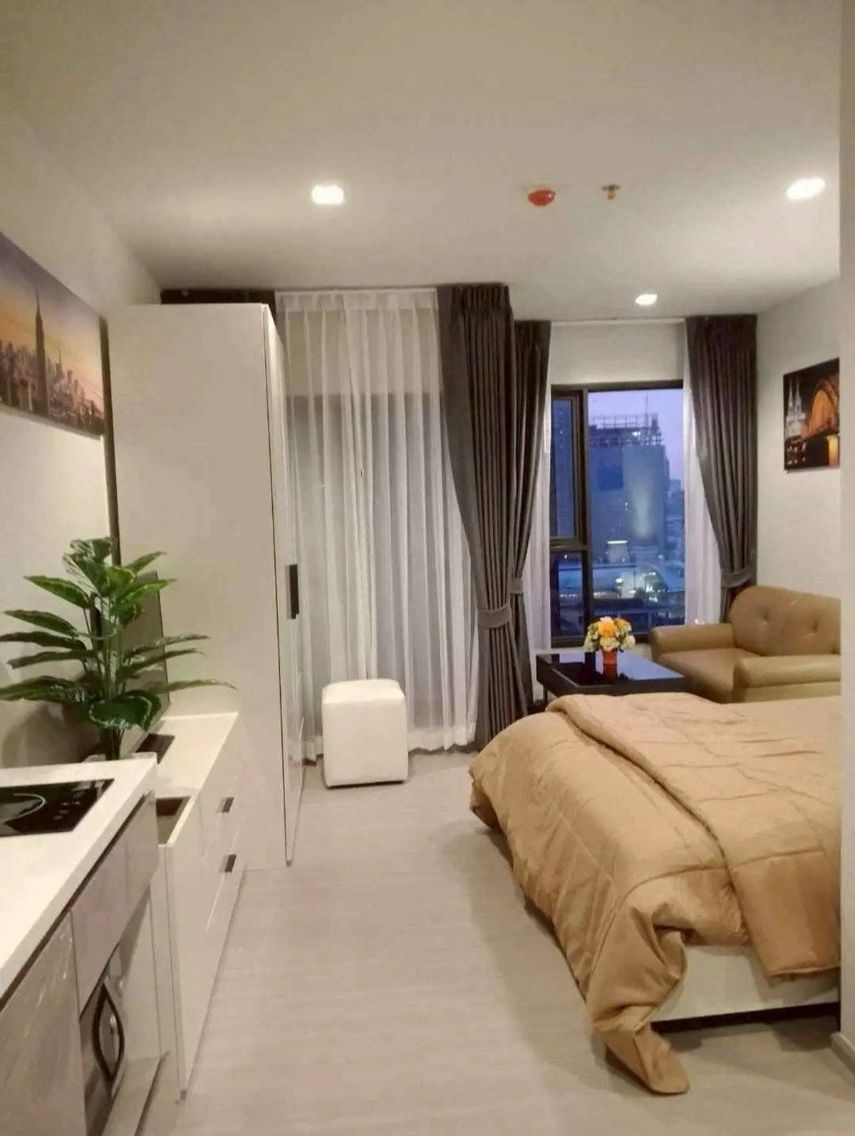 For RentCondoRama9, Petchburi, RCA : For Rent ✨ Life Asoke - Rama 9 ✨ Near Central Rama 9. Fully furnished with appliances.