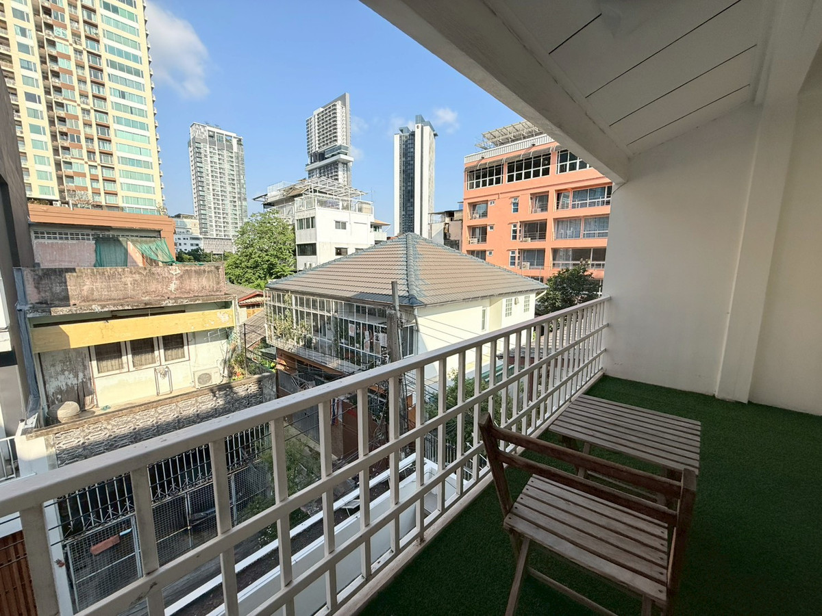 For RentTownhomeSathorn, Narathiwat : 🏡✨ Townhouse for rent, Sathorn Soi 9, cute style with rooftop terrace to sit and chill ✨🏡