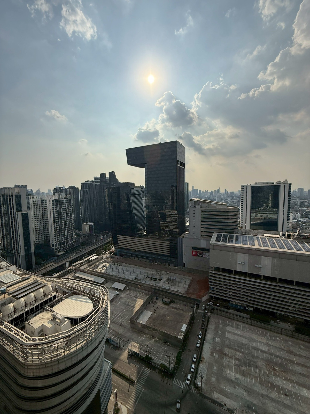 For RentCondoRama9, Petchburi, RCA : For Rent 🔥 Nue District R9 Rama 9 🔥 Fully furnished with appliances, near MRT Rama 9.