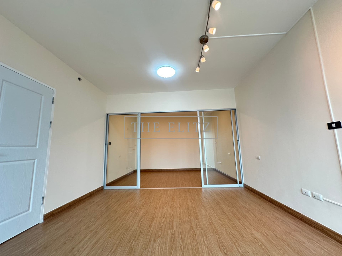 For SaleCondoRama9, Petchburi, RCA : ✨ The perfect balance of convenience and peace Supalai Park Ekkamai–Thonglor Surrounded by city lifestyle but still maintains privacy Suitable for both relaxation and living.