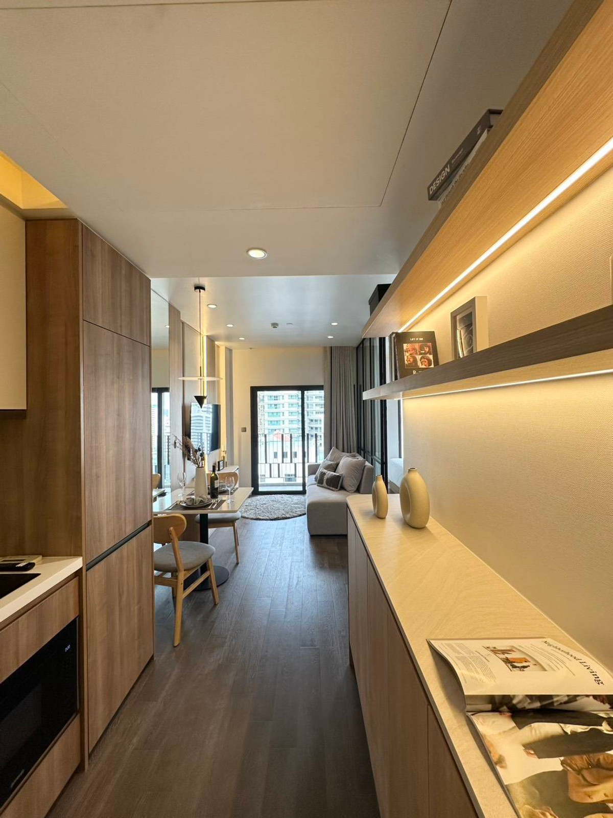 ให้เช่าคอนโดสุขุมวิท อโศก ทองหล่อ : Ultra-Luxury Living | 200m to MRT Sukhumvit & BTS Asoke