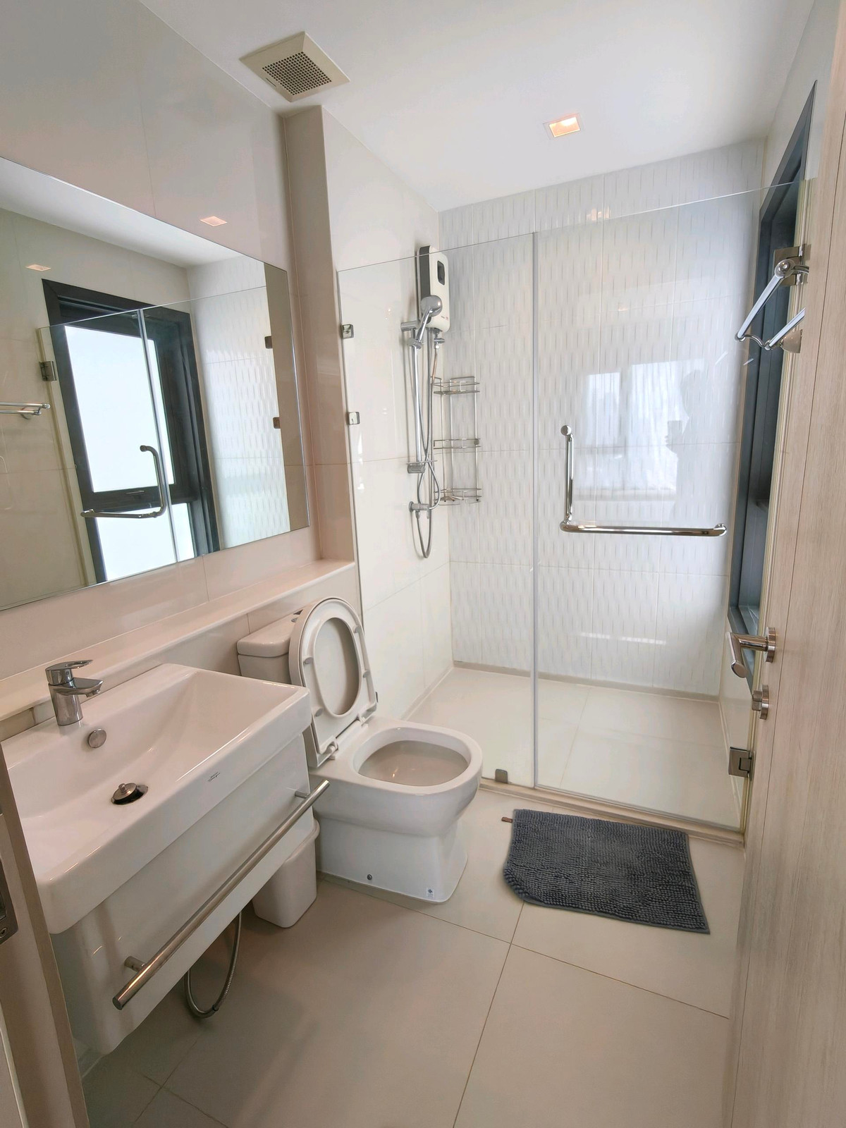 ให้เช่าคอนโดวิทยุ ชิดลม หลังสวน : ให้เช่า / Rent Condo Life One Wireless, 2 Bedroom ใกล้ BTS Chidlom,BTS Phloen Chit, Central Embassy, Central Chidlom

