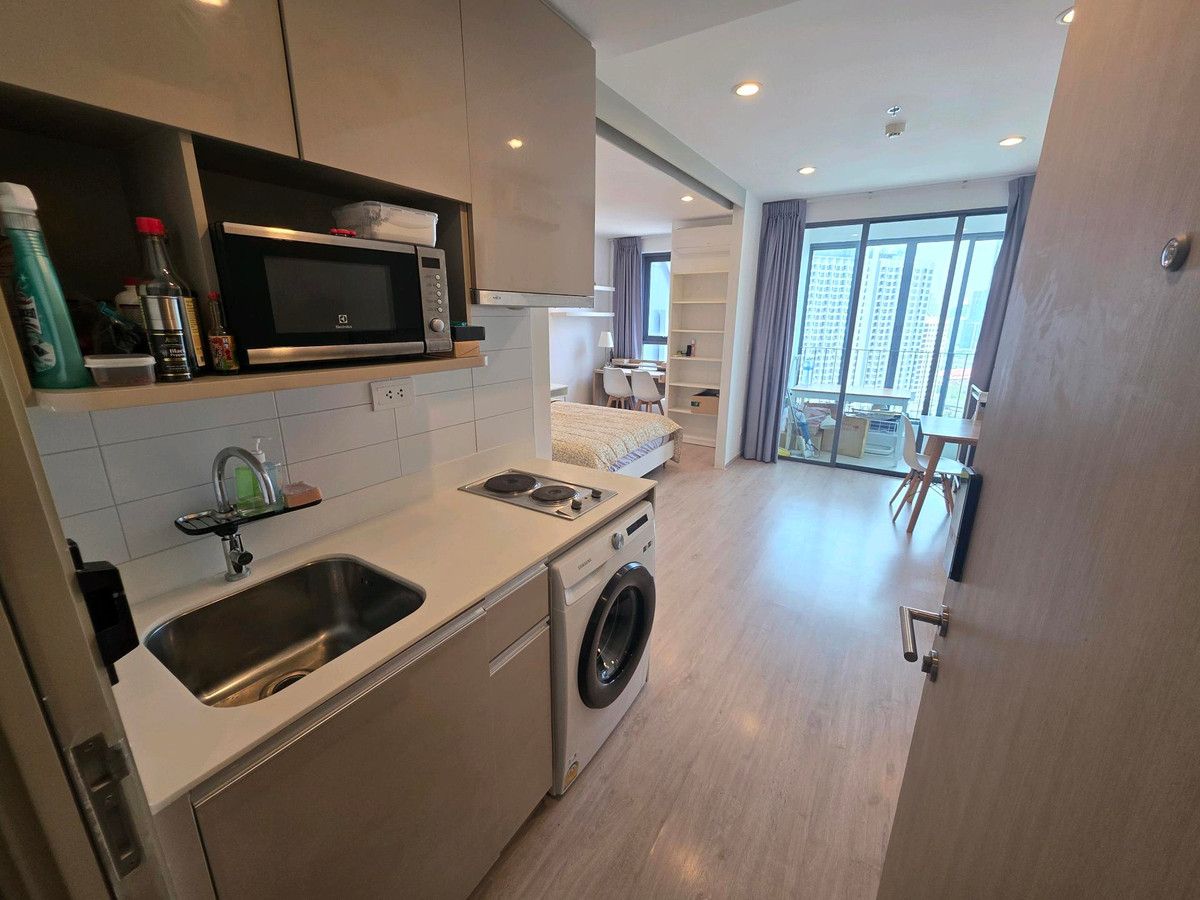 For SaleCondoSiam Paragon ,Chulalongkorn,Samyan : Urgently selling ideo Q chula samyan, room never rented out, if interested contact 0654649497