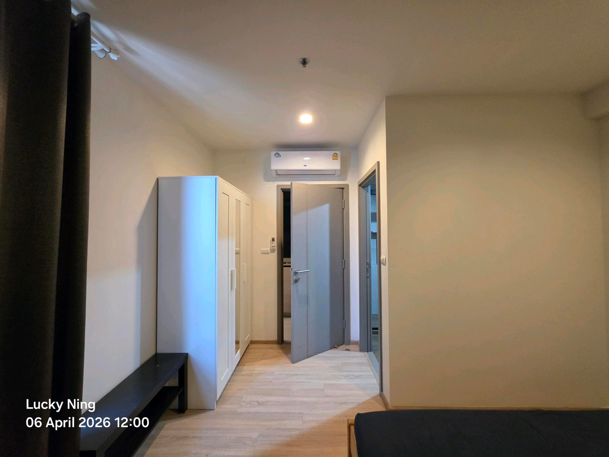 For RentCondoRama9, Petchburi, RCA : The Base Garden Rama9
Rent only 14,000, ready to reserve, negotiable, 1 bedroom, appointment to view 065-451-9256 Ning