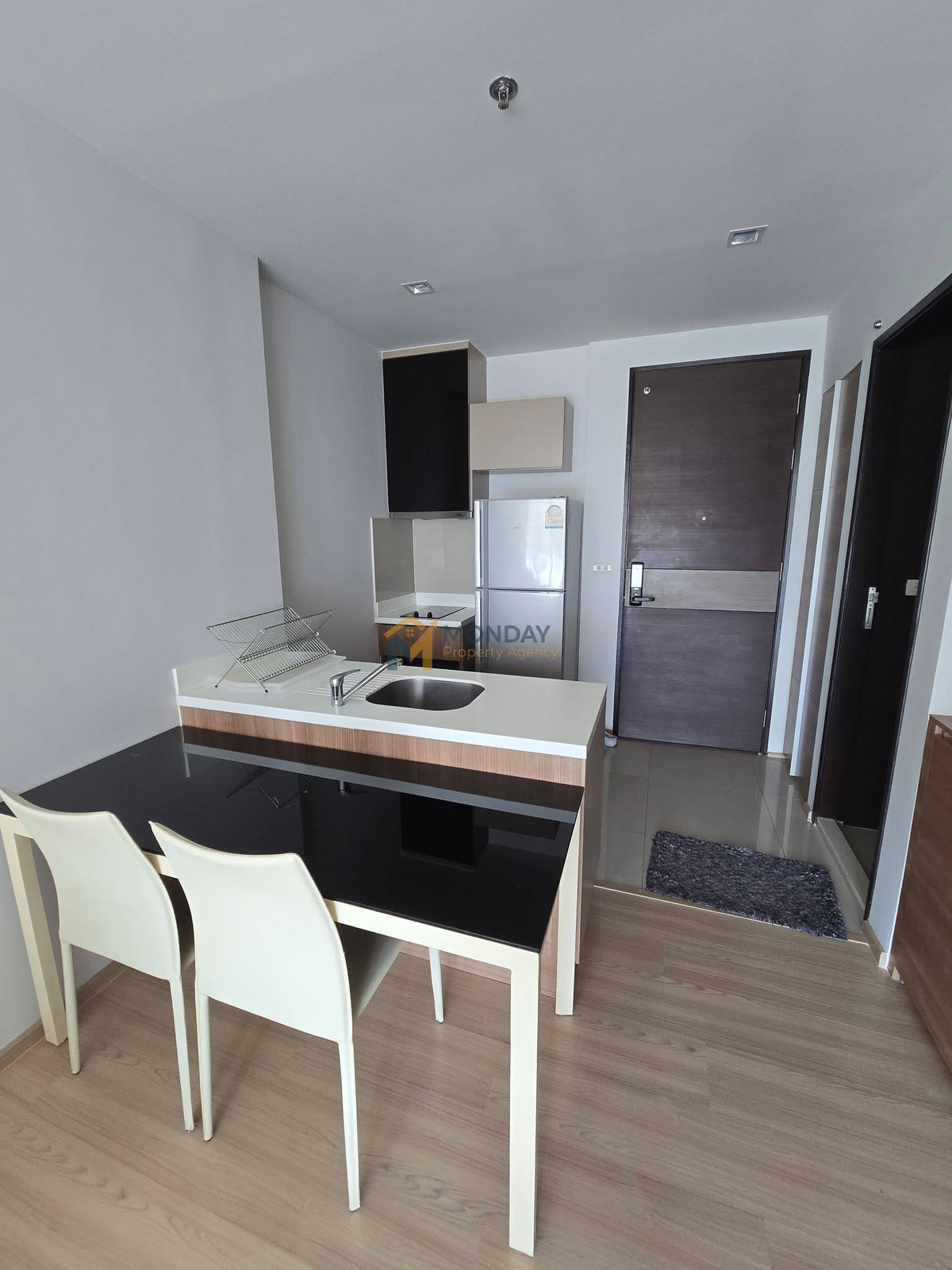 For RentCondoSathorn, Narathiwat : 🔥 Available Now! Ready to Move In! Washing Machine Included. Rhythm Sathorn. Book Now Before It's Gone! 🔥 MD-26028833