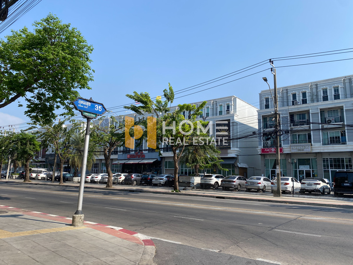 For SaleShop HouseOnnut, Udomsuk : Commercial Building Soi Udomsuk 35 / (For Sale), Commercial Building Soi Udomsuk 35 / (FOR SALE) GNG051