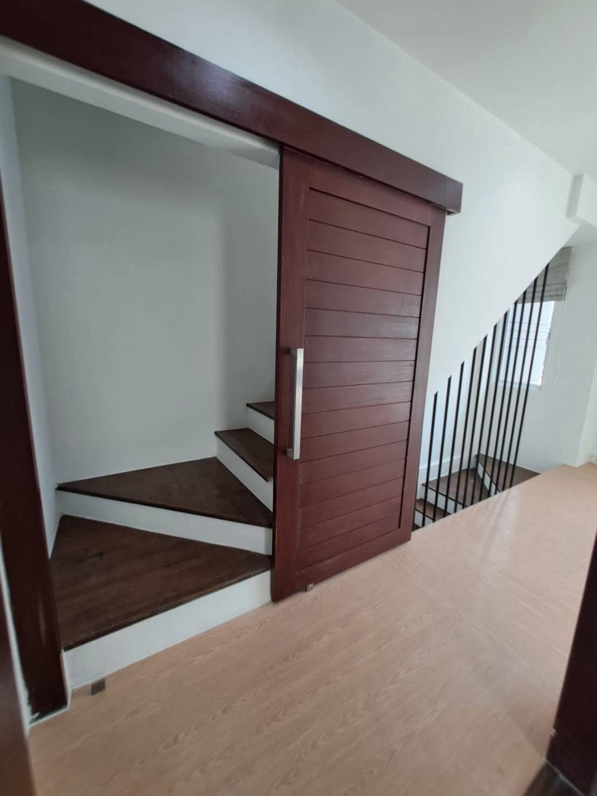 ขายทาวน์โฮมพัฒนาการ ศรีนครินทร์ : ทาวน์ อเวนิว พระราม 9 / 3 ห้องนอน (ขาย), Town Avenue Rama 9 / 3 Bedrooms (FOR SALE) BZD172