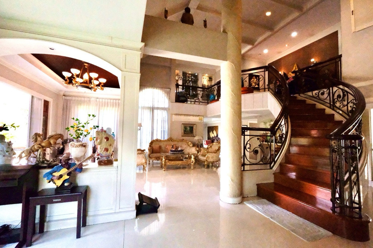 ขายบ้านปิ่นเกล้า จรัญสนิทวงศ์ : ✨คฤหาสน์ส่วนตัว บนพื้นที่1ไร่1งาน2ตร.ว. กรุงเทพ ตลิ่งชัน หมู่บ้าน กฤษดานคร14 (Luxury House Krissadanakorn14)