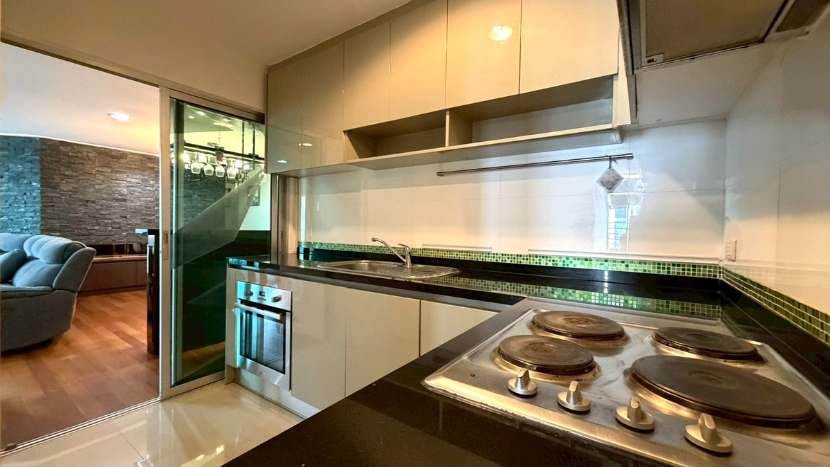 For RentCondoRama9, Petchburi, RCA : ✨ Big room, Rare Item! 3 bedrooms in the heart of Rama 9 | Live seriously, live life to the fullest ✨