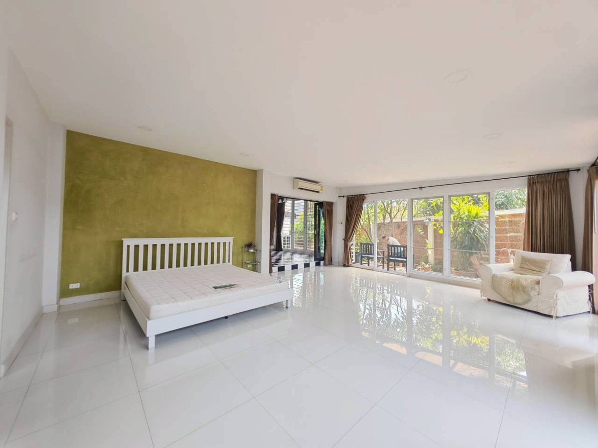 ขายบ้านลาดกระบัง สุวรรณภูมิ : 🏡 ขายบ้านเดี่ยว หมู่บ้านมัณฑนา วงแหวน-พระราม 9 บ้านสวย บรรยากาศร่มรื่น สไตล์บ้านสวน พื้นที่ใหญ่ หาไม่ได้แล้ว!