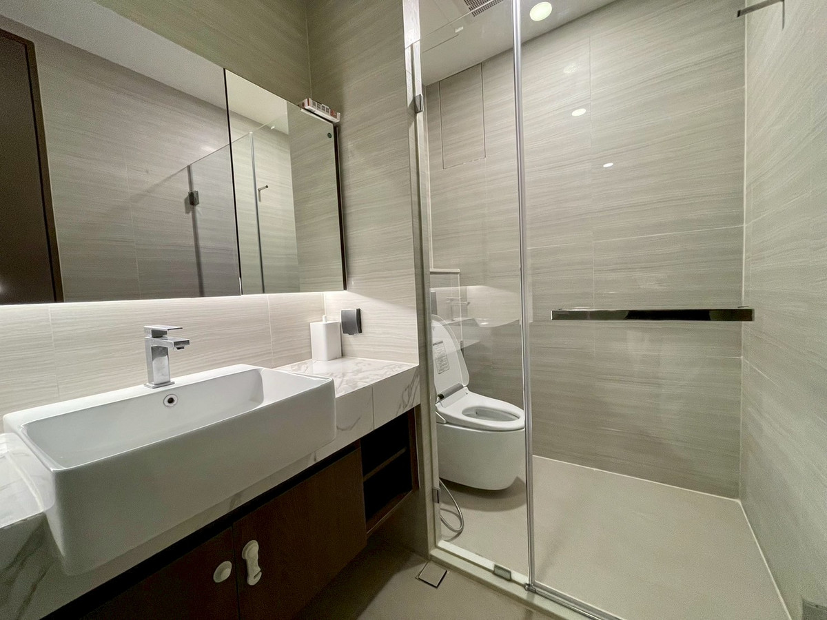 ขายคอนโดสุขุมวิท อโศก ทองหล่อ : 🏙️ ขายขาดทุน !!!💥 3 BR 100 ตร.ม. Park Origin Thonglor 💥 24.9 ล้านบาท 📈 Yield ปล่อยเช่า 4%/ปี 🏢 100 ตร.ม. 🛏️ 3 ห้องนอน 3 ห้องน้ำ 🤝 Co-agent