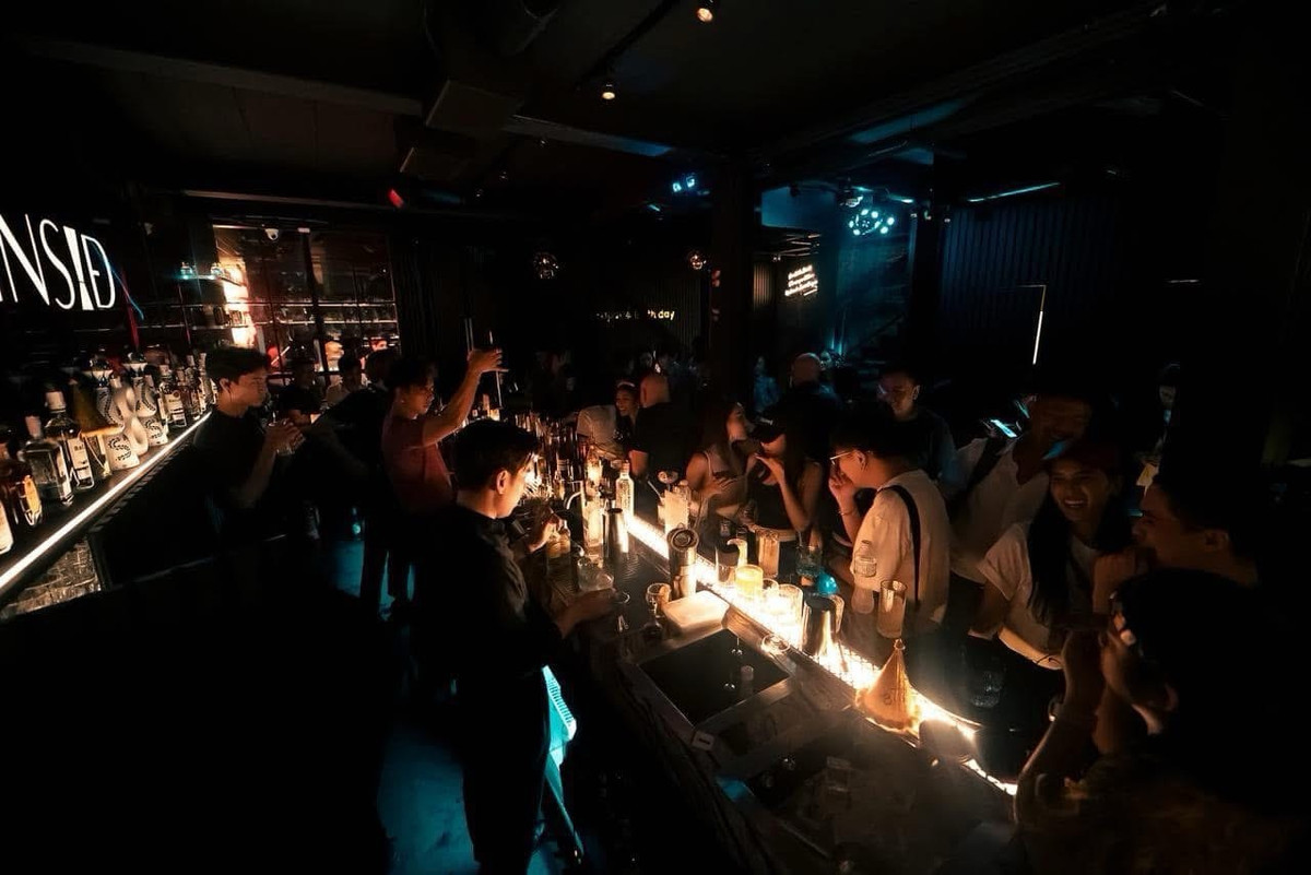 For RentRetail SpaceSathorn, Narathiwat : Restuarant in Narathiwat Soi 4 for lease 240sqm  90,000 per month