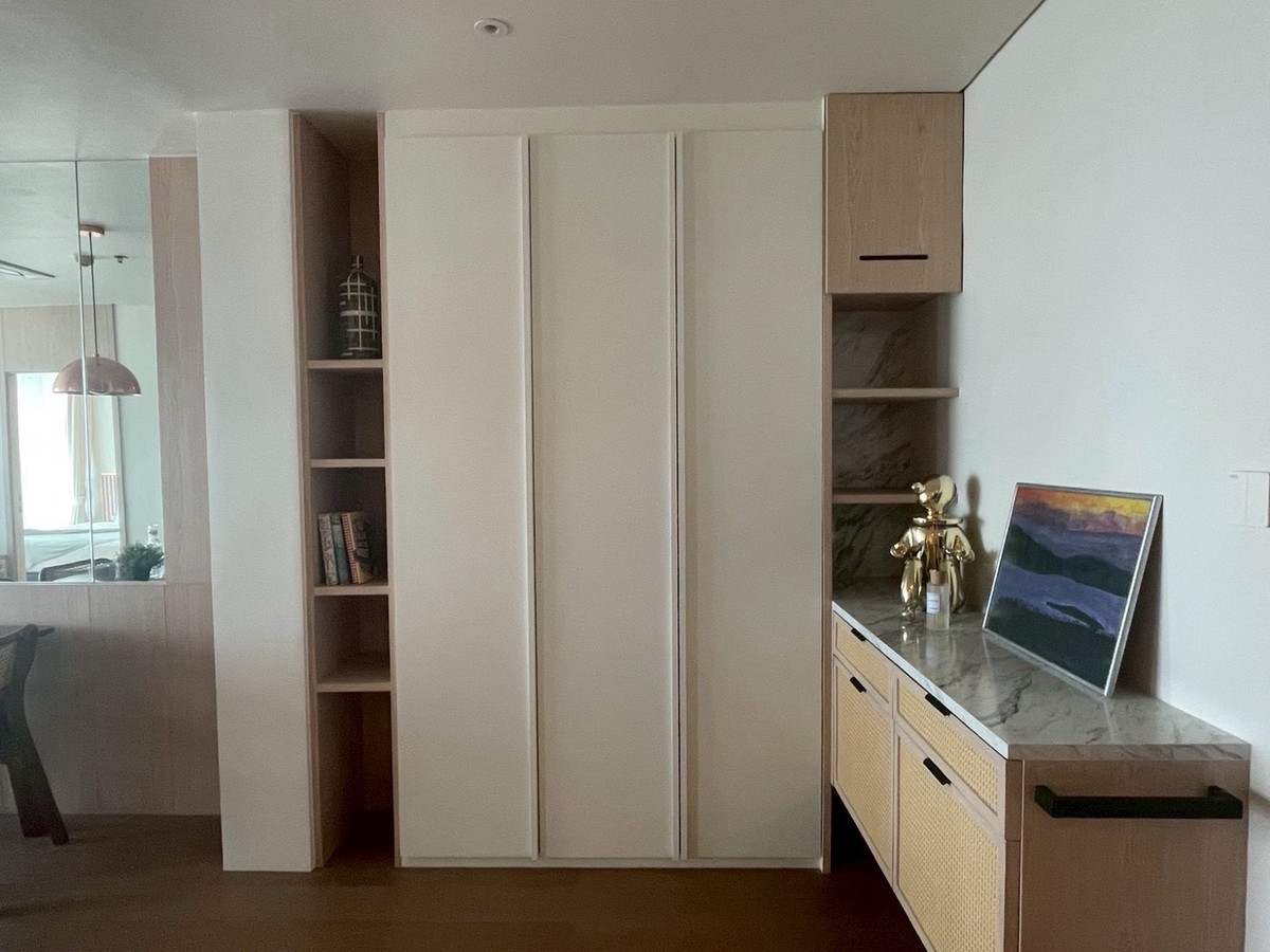 For RentCondoOnnut, Udomsuk : 🔥 FOR RENT: Spacious Renovated Condo near BTS Phra Khanong (3 mins walk) 🔥1bed large size 52sqm:37,000 THB/month