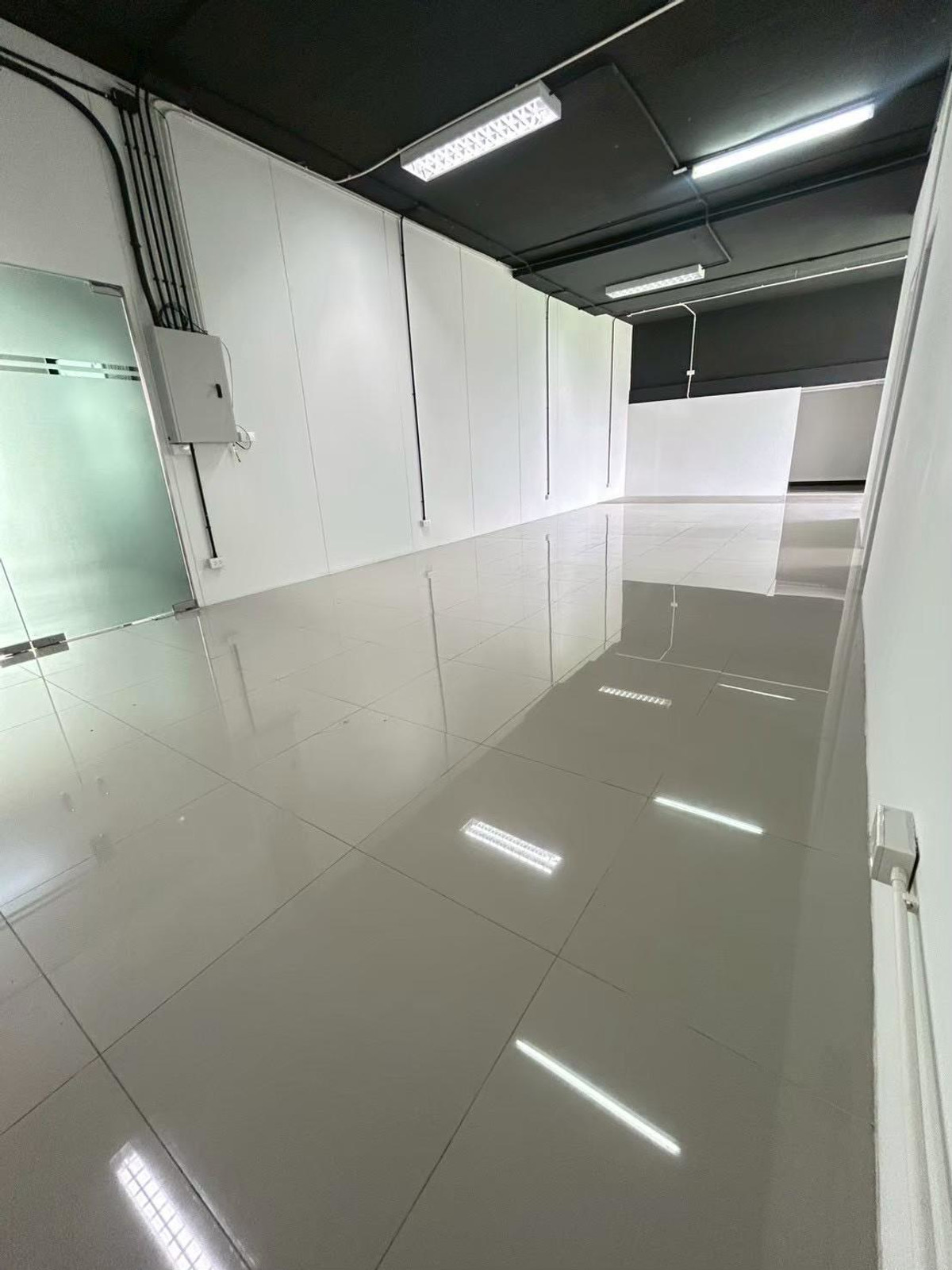 ให้เช่าสำนักงานสาทร นราธิวาส : พื้นที่สำนักงานให้เช่า พระราม3 ใกล้ BRT 100-300 ตร.ม. จดบริษัทได้ เดินทางสะดวก