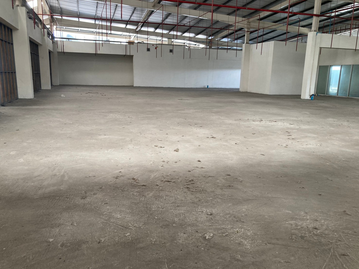 ให้เช่าสำนักงานสมุทรปราการ สำโรง : พื้นที่ว่างให้เช่า สำหรับผู้ประกอบการลงทุนทำสนามพิคเคิลบอล ตั้งอยู่ในโครงการ ATT U PARK BANGNA กม.12