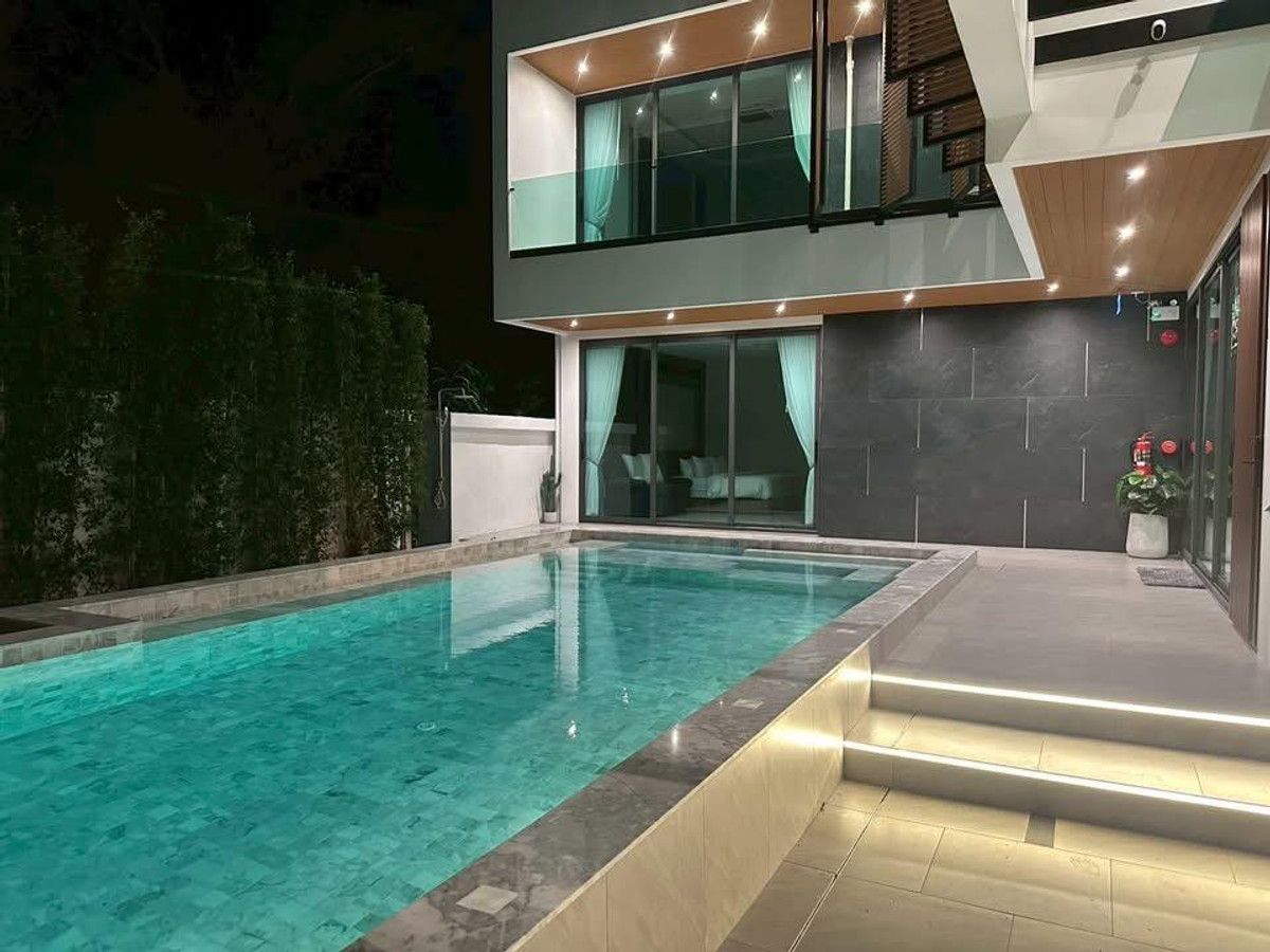 For RentPattaya, Bangsaen, Chonburi : Luxurious pool villa house for rent Near Jomtien Beach, Pattaya