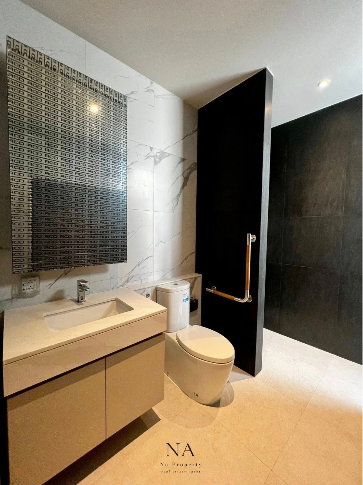 บ้านพัฒนาการ ศรีนครินทร์ : House for rent: Malton Gates new Krungthep Kreetha, 250,000 THB. 5 bedrooms, 6 bathrooms, 544 sq m usable area, 107.7 sq wah land area. Near Rama 9, Pattanakarn, Suan Luang, Srinakarin, Bang Na, Suvarnabhumi Airport, Ramkhamhaeng, Ploenchit, Sukhumvit.