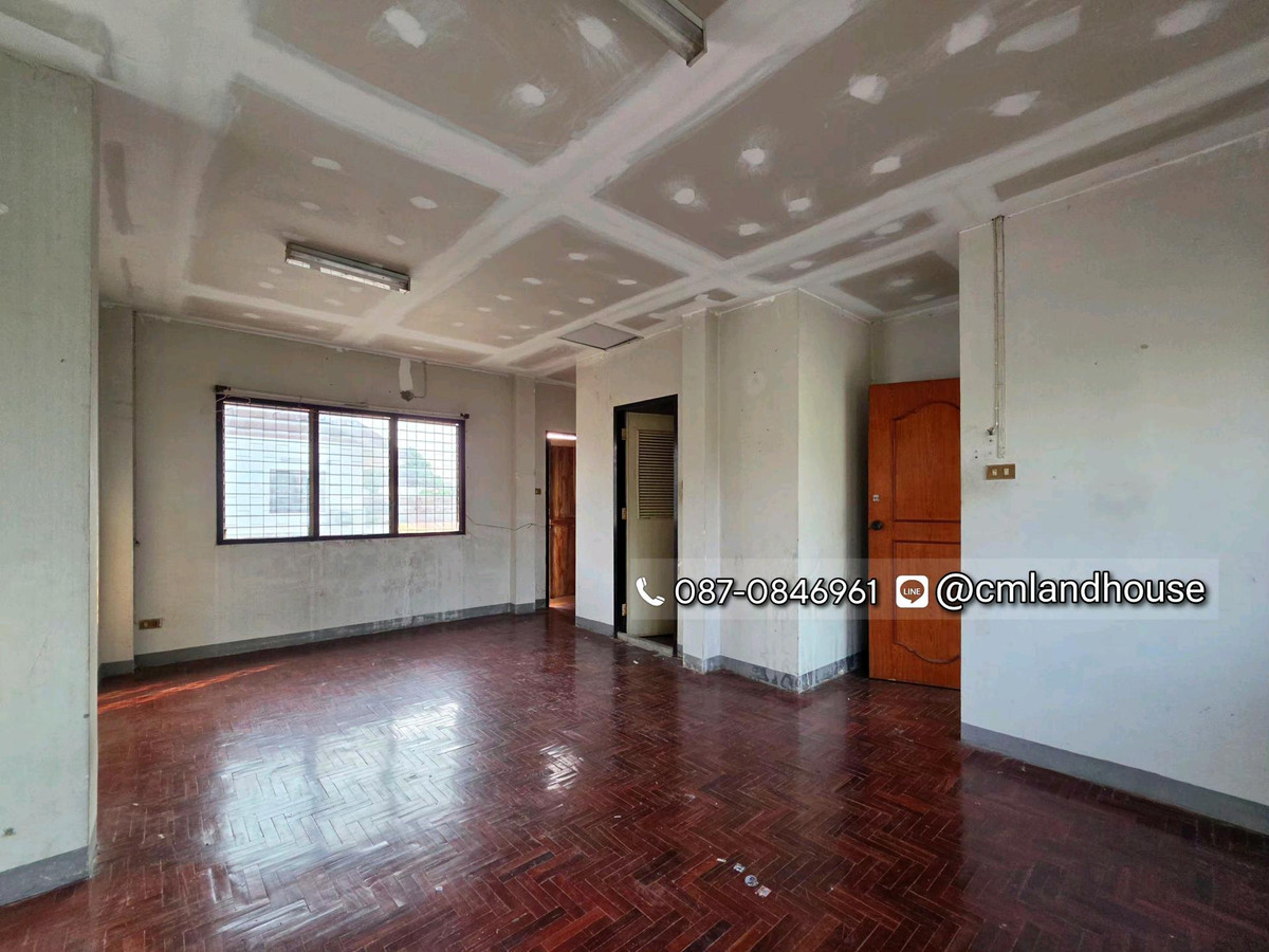 ขายบ้านเชียงใหม่ : ถูกกว่าคุ้มกว่าคอนโด! บ้านวรุณนิเวศน์ ต.แม่เหียะ อ.เมือง ใกล้แยกแม่เหียะ บิ๊กซี แม็คโคร IKEA 2 กม. ใกล้เซ็นทรัลแอร์พอร์ต 4 กม. ใกล้สนามบิน 5 กม. (ขายตามสภาพต้องปรับปรุง)