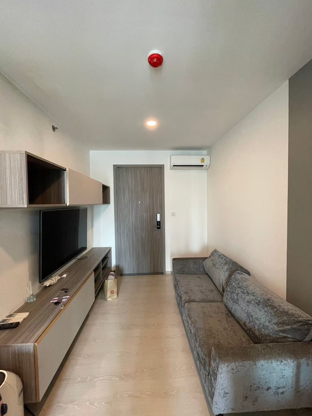 For RentCondoVipawadee, Don Mueang, Lak Si : Knightsbridge Phahonyothin - Interchange, 1 bedroom, 1 bathroom, size 35 sq m, Building B, 8th floor, rental price 14000 baht per month.