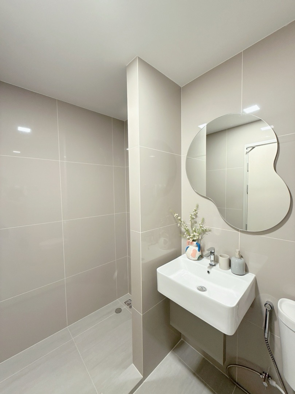 For SaleCondoKasetsart, Ratchayothin : 𝐂𝐎𝐁𝐄 𝐊𝐀𝐒𝐄𝐓 Sripatum, easy installments 𝟖,𝟗𝟎𝟎/month 𝐅𝐫𝐞𝐞 down payment 𝐎 baht, new room, ready to move in, cheapest promotion.