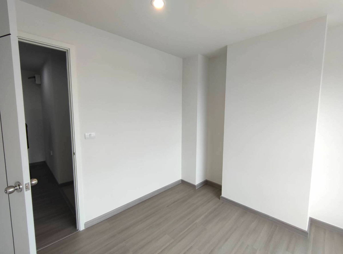 For SaleCondoPinklao, Charansanitwong : 🔥 Hot!! New room, never lived in, corner room, The President Charan - Yaek Fai Chai, size 35 sq m., next to MRT 0 meters.