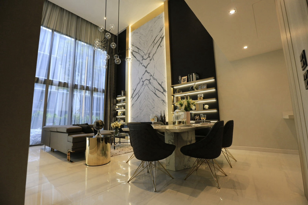 ให้เช่าทาวน์โฮมสุขุมวิท อโศก ทองหล่อ : Quarter39 4-bedroom luxury townhome 4 bed 5 bath 400sqm 3 parking 220 k/month 