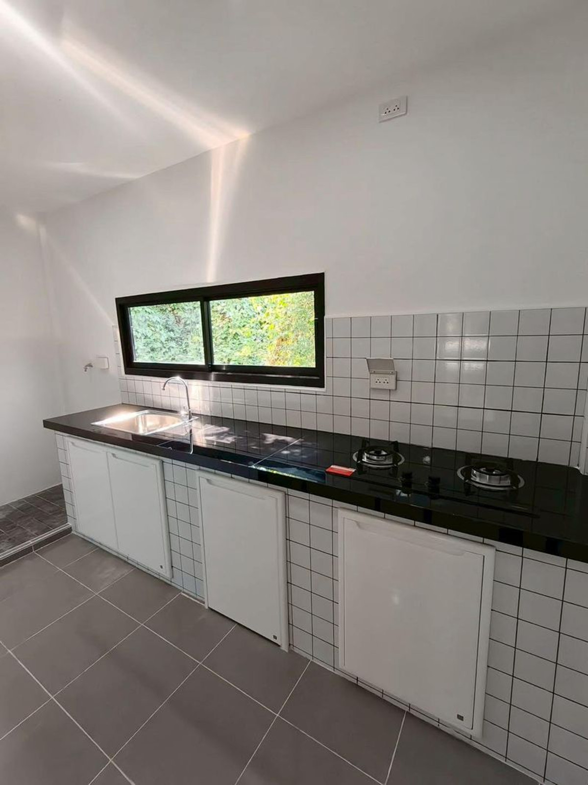 ขายทาวน์โฮมมีนบุรี-ร่มเกล้า : ขายทาวน์โฮม 2 ชั้น หมู่บ้านปรีชา 11 มีนบุรี (Preecha 11 Minburi) ขนาด 16 ตารางวา 2 ห้องนอน ใกล้ MRT สายสีชมพูสถานีเศรษฐบุตรบําเพ็ญ ตกแต่งใหม่ พร้อมอยู่ แขวงมีนบุรี เขตมีนบุรี กรุงเทพมหานคร