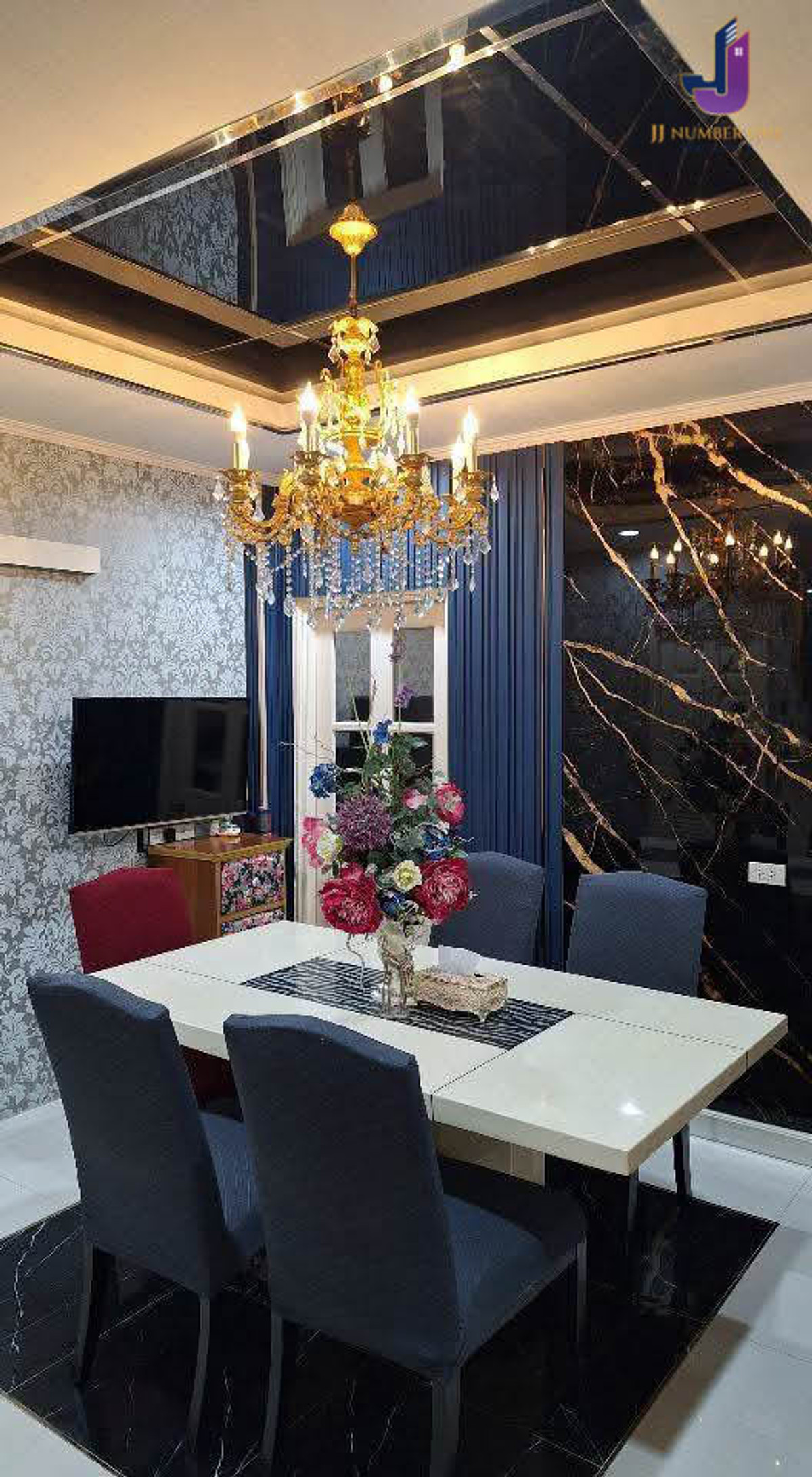 ขายบ้านลาดกระบัง สุวรรณภูมิ :  ขายบ้านเดี่ยว ภัทรา วงแหวน–อ่อนนุช  3 ห้องนอน 3 ห้องน้ำ เนื้อที่ 57.4 ตร.ว. พื้นที่ใช้สอย 160 ตร.ม.  บ้านเลขที่มงคลสุดหายาก 33/33