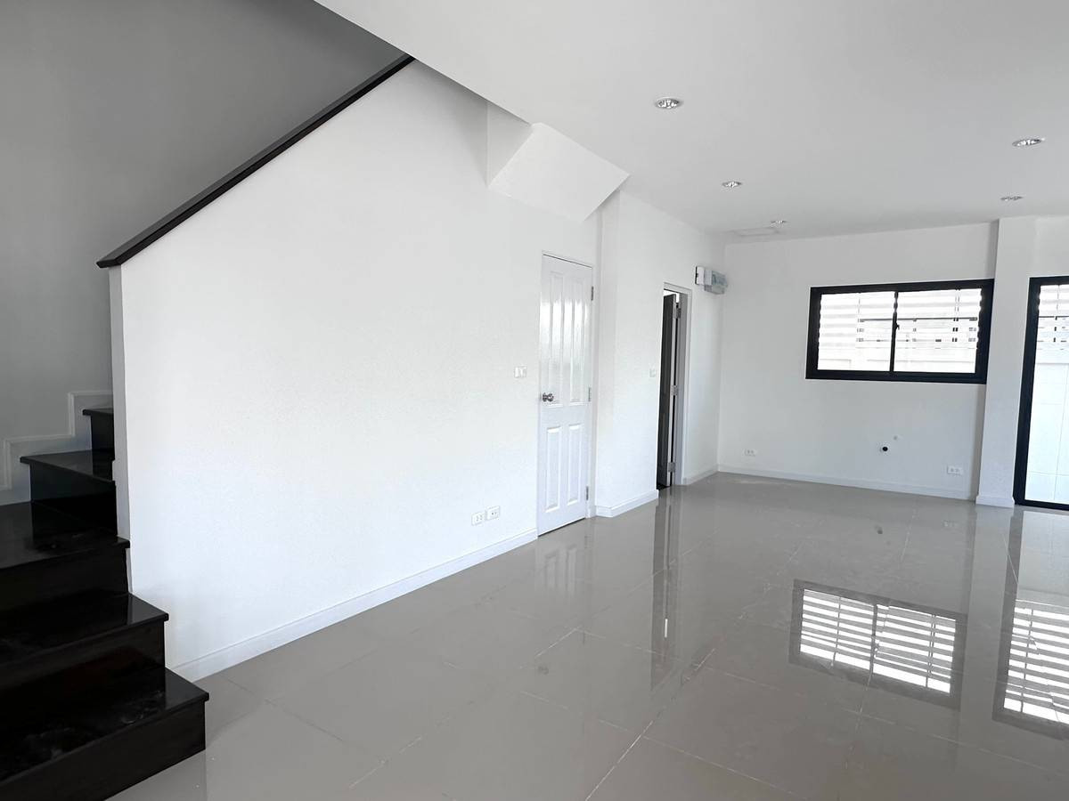 ให้เช่าทาวน์โฮมนนทบุรี บางใหญ่ บางบัวทอง : ให้เช่าทาวน์โฮม เวอรีเดียน พรอมท์ ใกล้ แจส กรีน วิลเลจ บางบัวทอง เพียง 1นาที