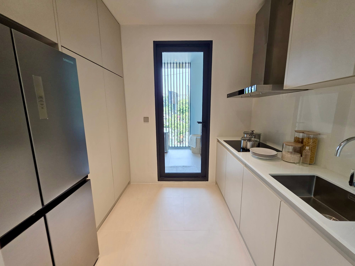 For SaleCondoSukhumvit, Asoke, Thonglor : Intercontinental Residences Bangkok Asoke: 3bed 3.5bath 193sqm. with maid and laundry area 63,800,000 Am: 0656199198