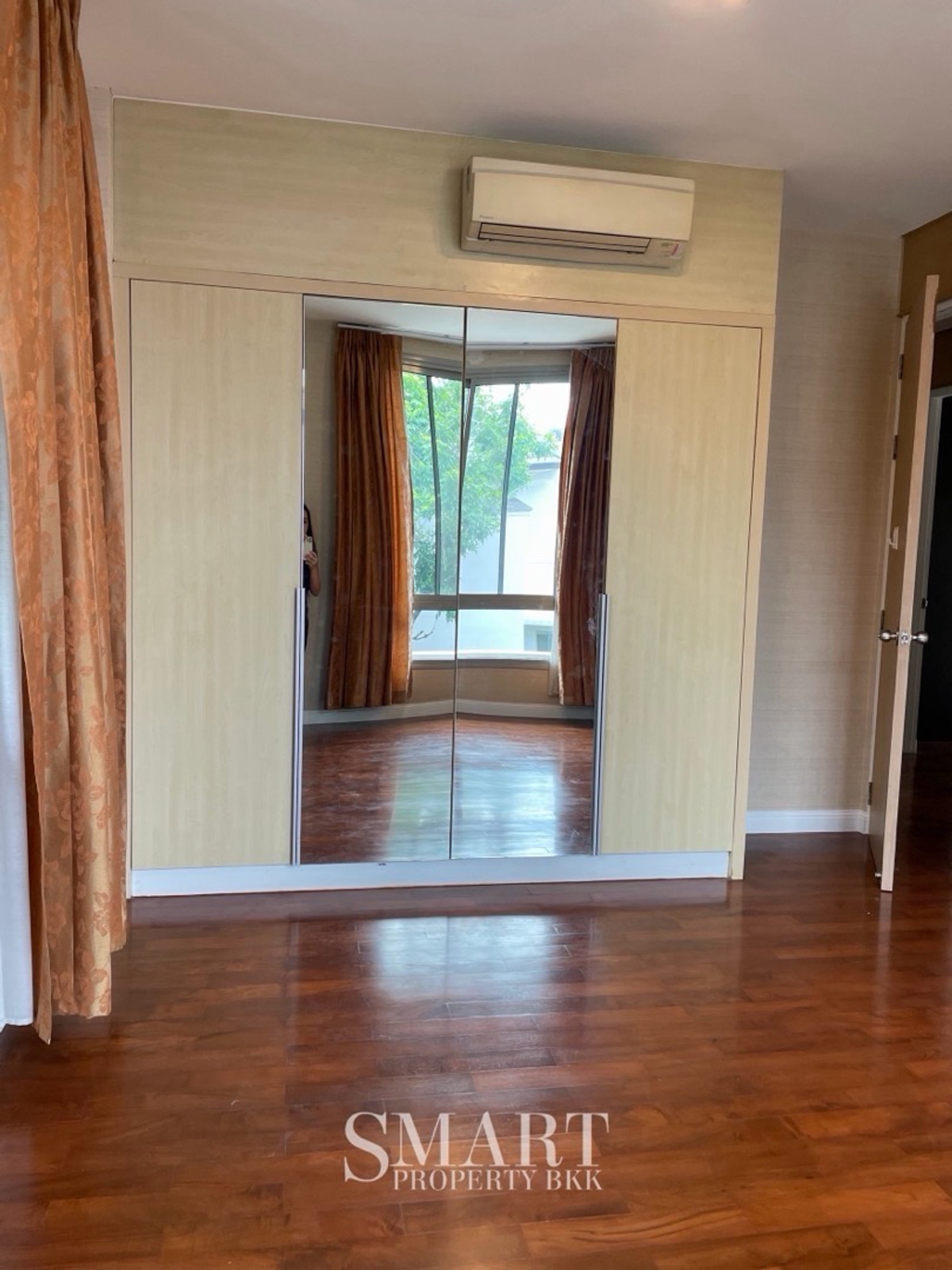 For RentHouseVipawadee, Don Mueang, Lak Si : 📍 Hyde Park Donmueang : Type C1 | Private Luxury Family Home. Only 5 min. to Harrow IS.