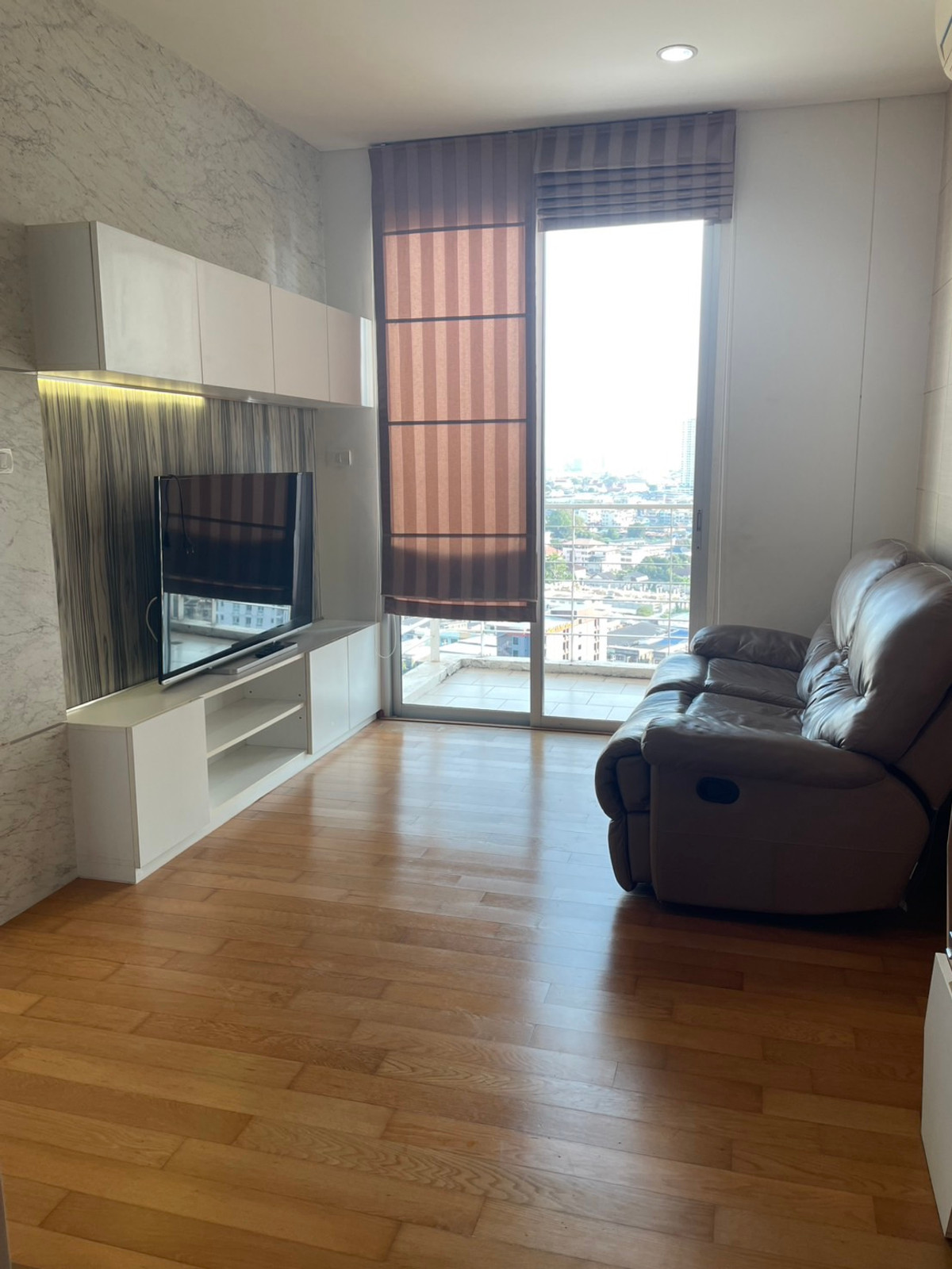 ให้เช่าคอนโดวงเวียนใหญ่ เจริญนคร : 💗 Best Price ให้เช่า Villa Sathorn ห้องสวย ชั้นสูง วิวเมือง ตกแต่งเฟอร์ครบ เดินทางสะดวก 