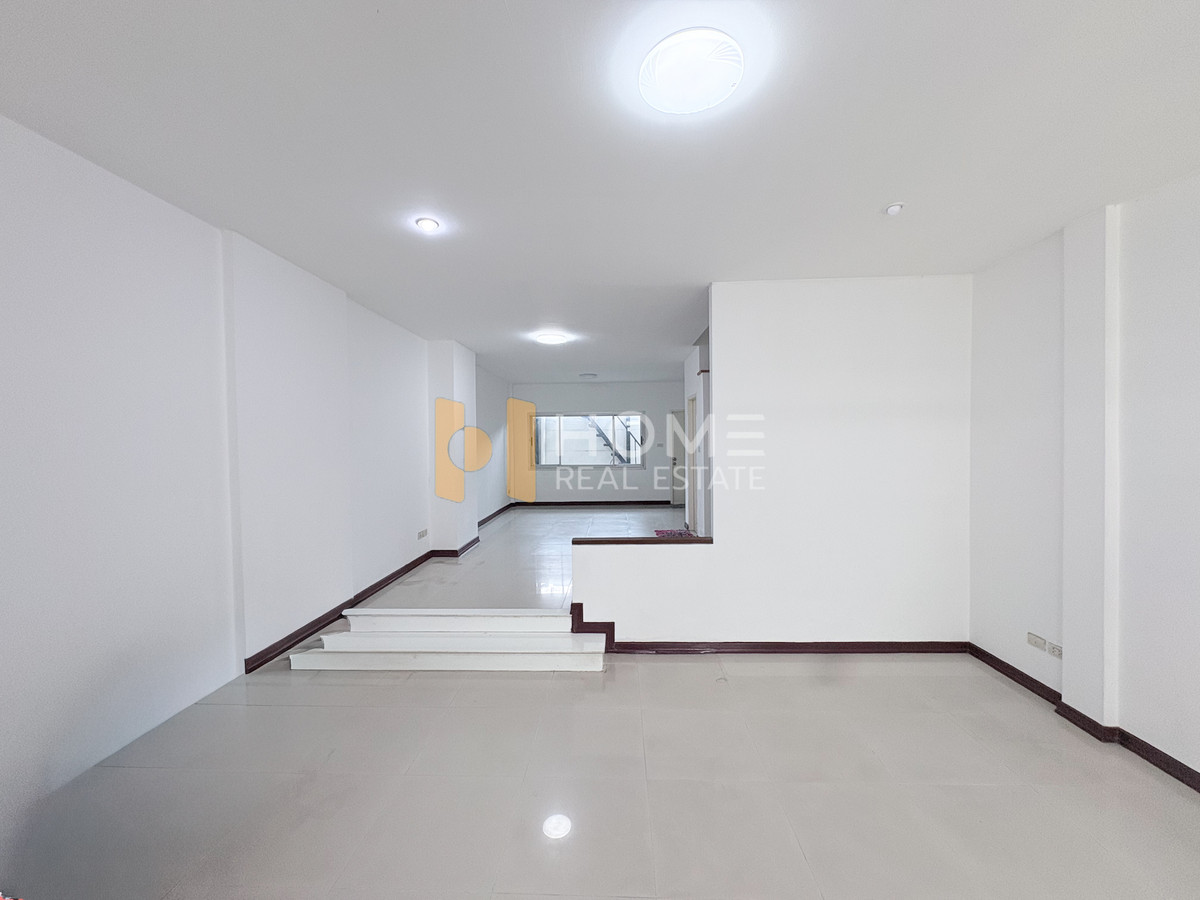 ขายทาวน์โฮมวิภาวดี ดอนเมือง หลักสี่ : Vista Park Vibhavadi / 3 Bedrooms (FOR SALE), วิสต้า พาร์ค วิภาวดี / 3 ห้องนอน (ขาย) TPM372
