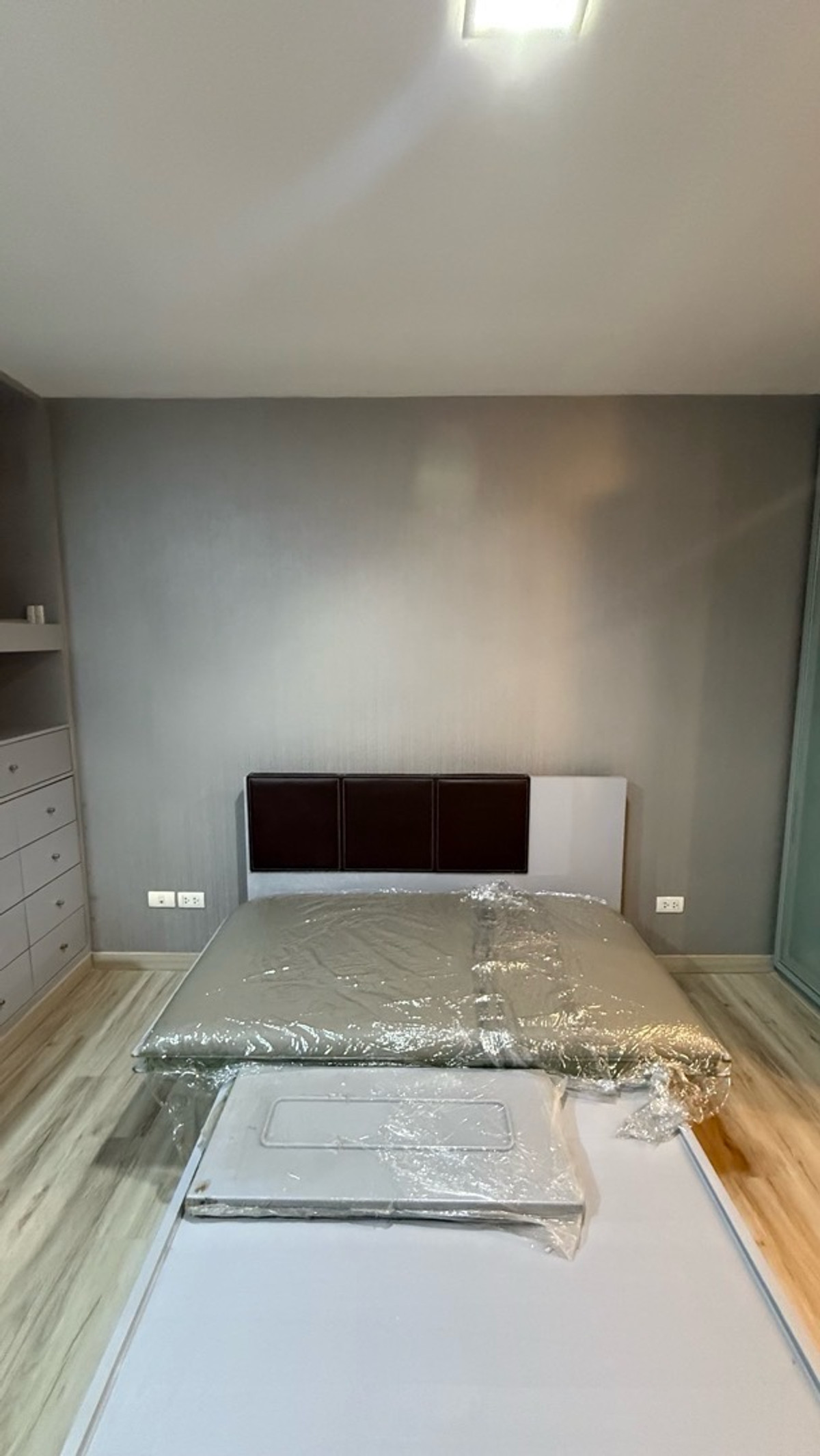 ให้เช่าคอนโดเลียบทางด่วนรามอินทรา : For rent JW. Sriwara 2 bed 2 bath 58 sqm 20,000 ให้เช่า 2 นอน 2 น้ำ 58 ตรม 20,000