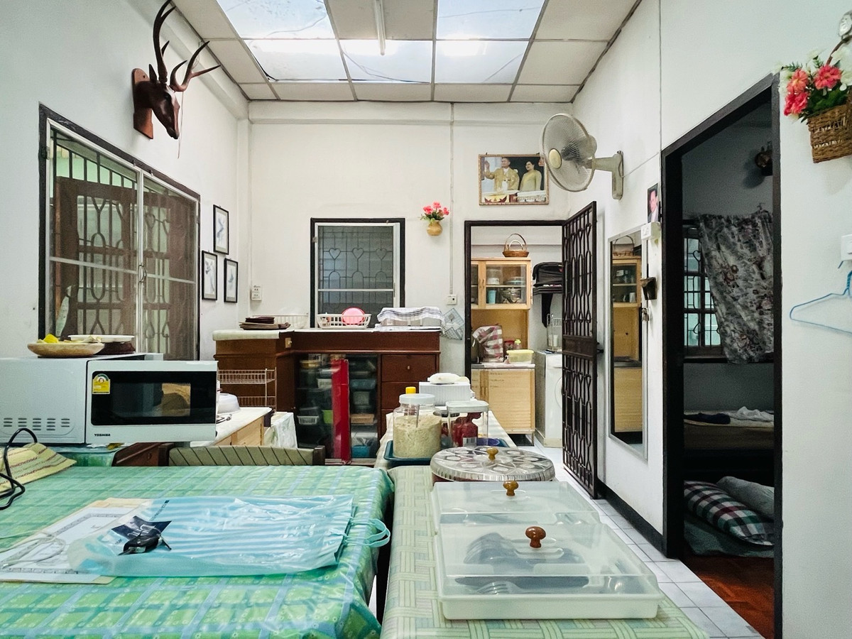 For SaleHouseRamkhamhaeng, Hua Mak : Single house for sale Soi Ramkhamhaeng 68 Near Lam Sali intersection, Ban Ma, Amway, Kittinivet BTS station.