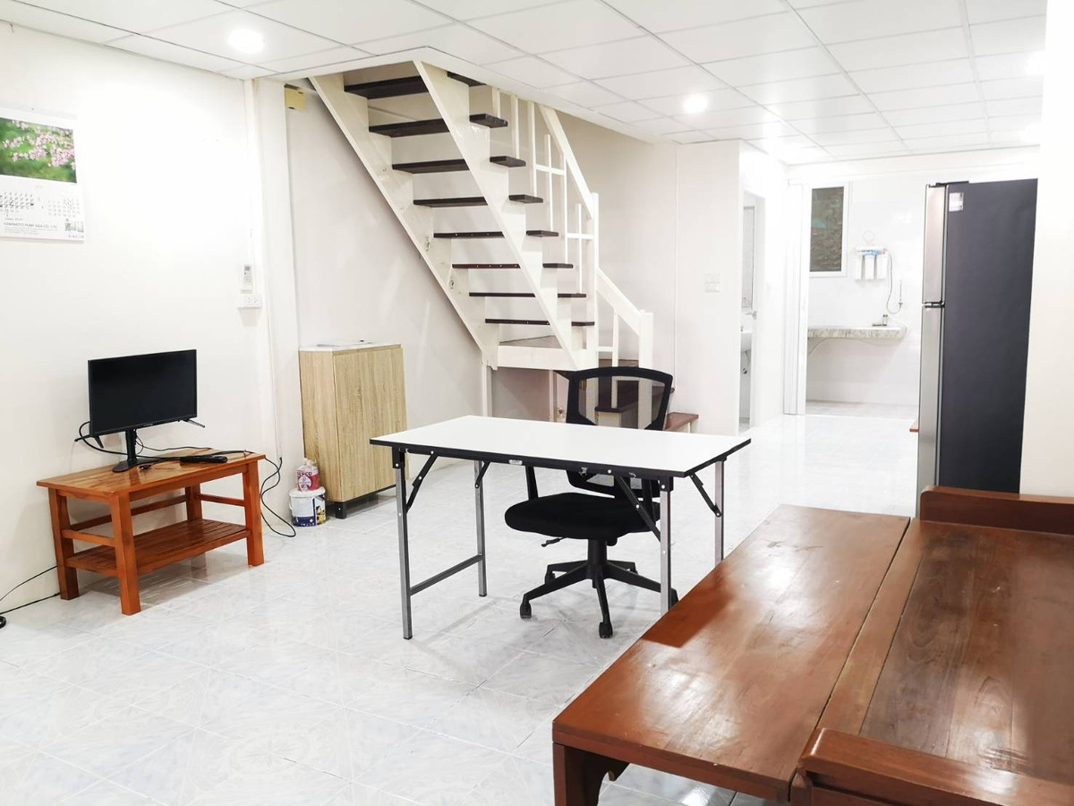 ให้เช่าทาวน์โฮมอ่อนนุช อุดมสุข : ให้เช่าทาวเฮาส์ 16 ตรว. 2 ชั้น 2 นอน 2 น้ำ ใกล้บีทีเอสอุดมสุข และ ปุณณวิถี ซอยวชิรธรรม 12  ค่าเช่า 15,000  โทร  082 649 9822