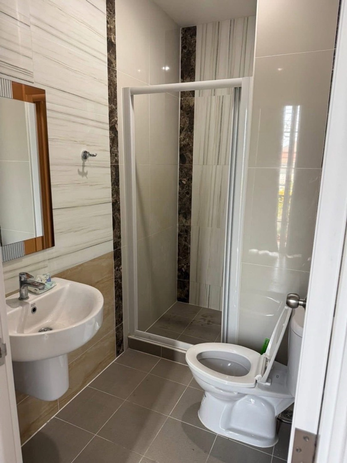 ให้เช่าทาวน์โฮมราษฎร์บูรณะ สุขสวัสดิ์ : บ้านเช่าใกล้รถไฟฟ้าBTS แบริ่ง บ้านเช่าสุขุมวิท ให้เช่าบ้านแบริ่ง 4นอน 3น้ำ 2ที่จอดรถ แอร์ 3เครื่อง รับจดทะเบียน