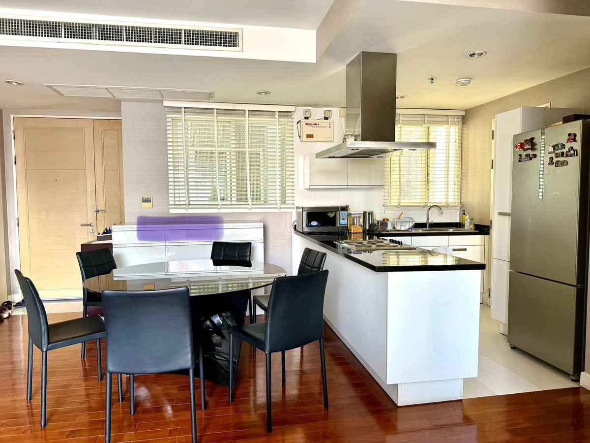 ให้เช่าคอนโดสุขุมวิท อโศก ทองหล่อ : ให้เช่าคอนโด บ้านสิริ 31 (Baan Siri 31) ใกล้ BTS พร้อมพงษ์ ใกล้ ห้างสรรพสินค้าชั้นนำ รายล้อมด้วยร้านอาหารชื่อดัง นานาชาติ ใกล้ EmQuartier และ EmSphere เพียง 600 เมตร