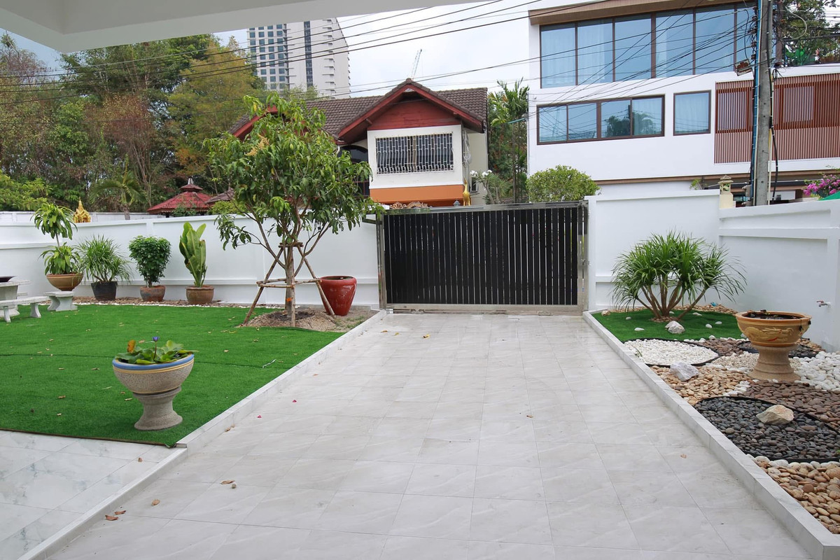 ขายบ้านพัทยา บางแสน ชลบุรี สัตหีบ : บ้านเดี่ยวพื้นที่ 69 ตร.วา ซอย โพธิสาร 3 / 3 ห้องนอน (ขาย), House 69 Sq.w. Soi Photisan 3 / 3 Bedrooms (FOR SALE) BEWN149