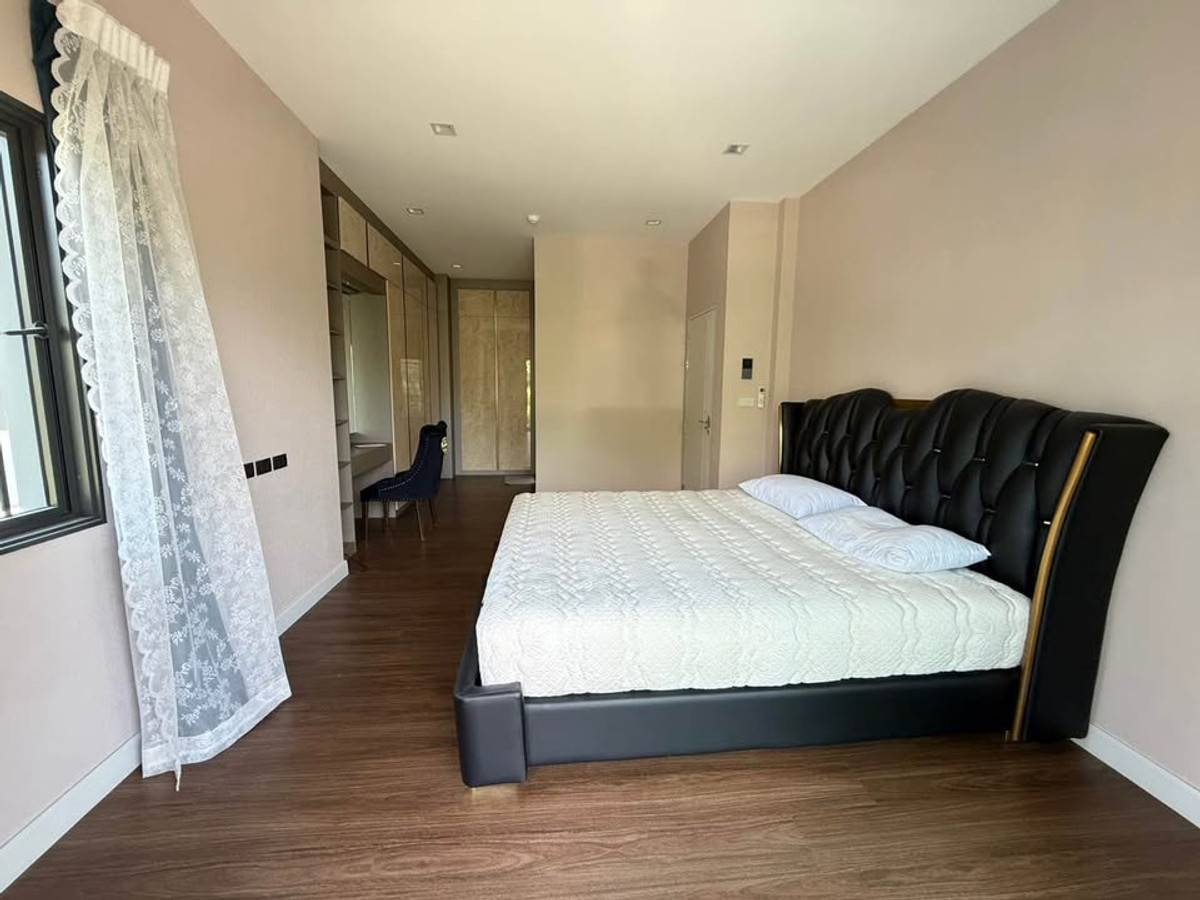 For RentHousePathum Thani,Rangsit, Thammasat : 🔥🔥 Brand new house New model house price 55.,000 /month 🔥🔥 🏡 Single house, Pathum Thani, Bangkok Boulevard project, Tiwanon-Rangsit (Bangkadi zone), Pathum Thani.