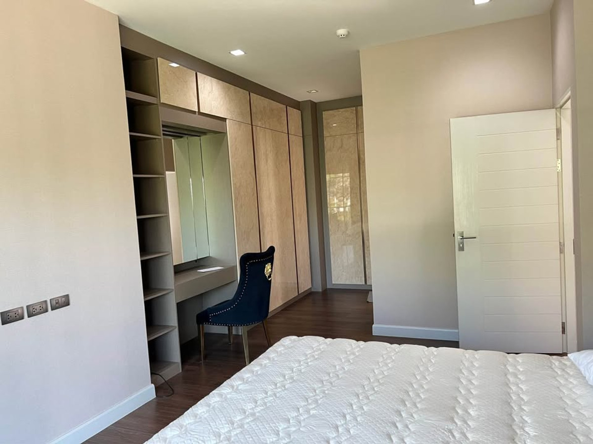 For RentHousePathum Thani,Rangsit, Thammasat : 🔥🔥 Brand new house New model house price 55.,000 /month 🔥🔥 🏡 Single house, Pathum Thani, Bangkok Boulevard project, Tiwanon-Rangsit (Bangkadi zone), Pathum Thani.