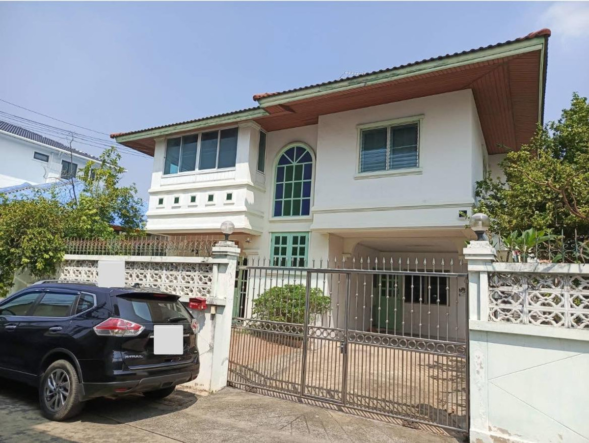 ให้เช่าบ้านโชคชัย4 ลาดพร้าว71 : ให้เช่าบ้านใกล้รถไฟฟ้า สถานีโชคชัย4 ใกล้โรงบาลเปาโล ถนนโชคชัย4 บ้านเดี่ยว2ชั้น หลังมุม 4นอน 2น้ำ 3ที่จอดรถ ตกแต่งครบพร้อมอยู่